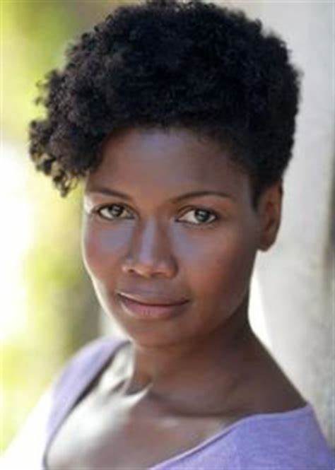 萨拉·奈尔斯 Sarah Niles照片