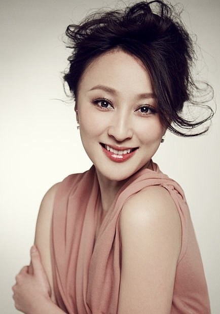 洪雁 Yan Hong照片