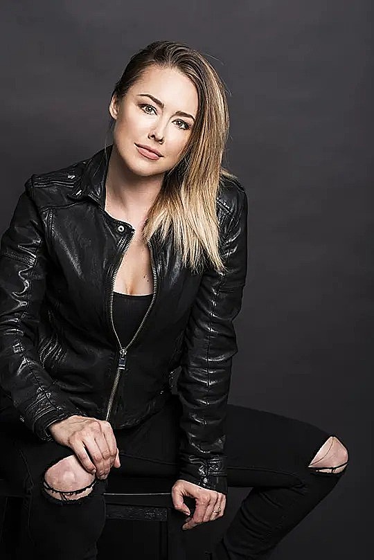 琳赛·麦克恩 Lindsey McKeon照片