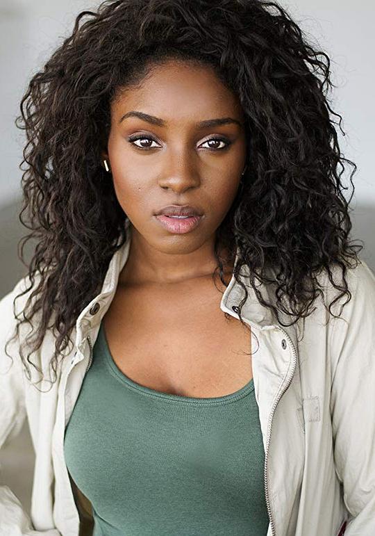 凯伦·奥比洛姆 Karen Obilom照片