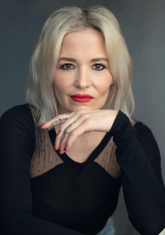 娜丁·利昂·戈贝 Nadine Leon Gobet照片