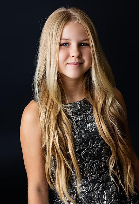 贝莉·塞恩 Bailey Thain照片