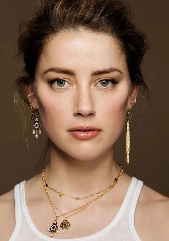 安珀·赫德 Amber Heard照片