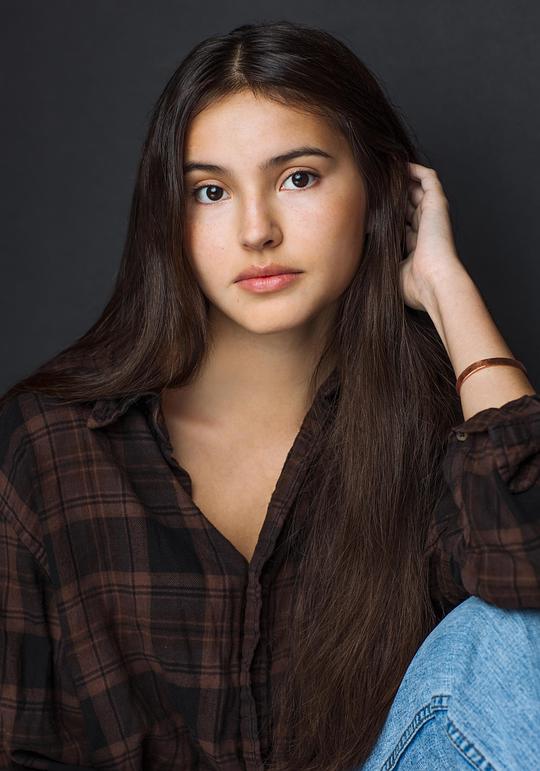 伊莎贝尔·德罗伊-奥尔森 Isabel Deroy-Olson照片