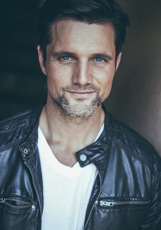 杰森·阿伦·史密斯 Jason Alan Smith照片