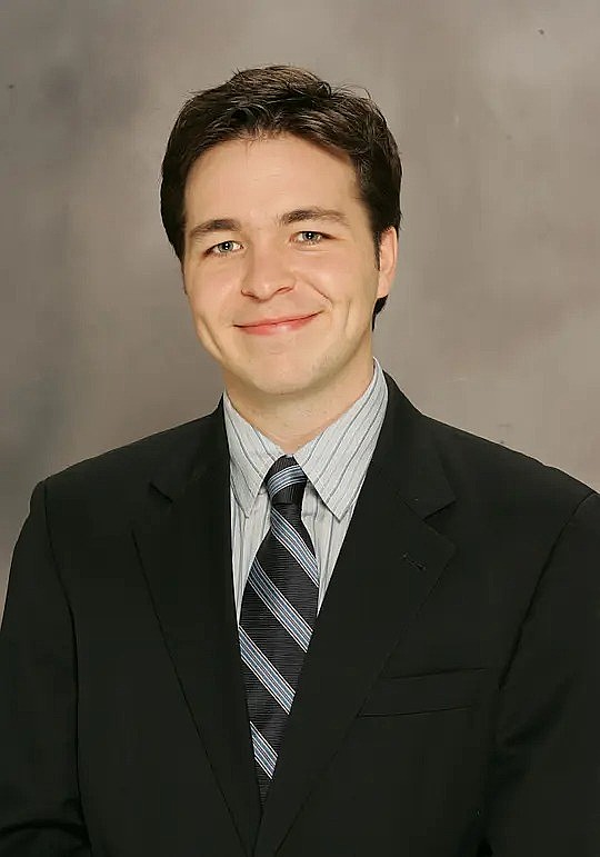 卡特·贝斯 Carter Bays照片