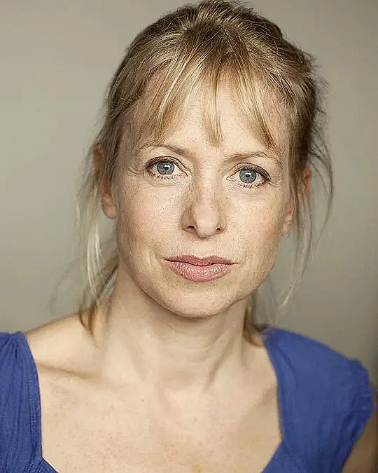 玛德琳·鲍耶 Madeleine Bowyer照片