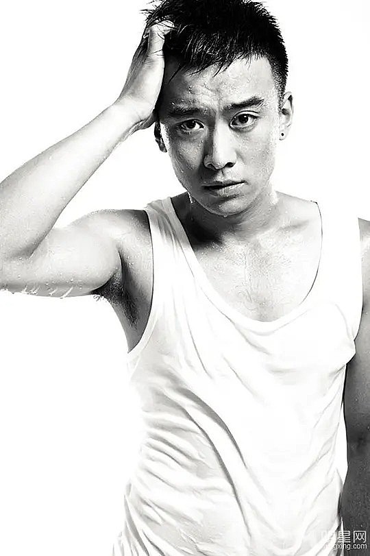 郑奇 Qi Zheng照片