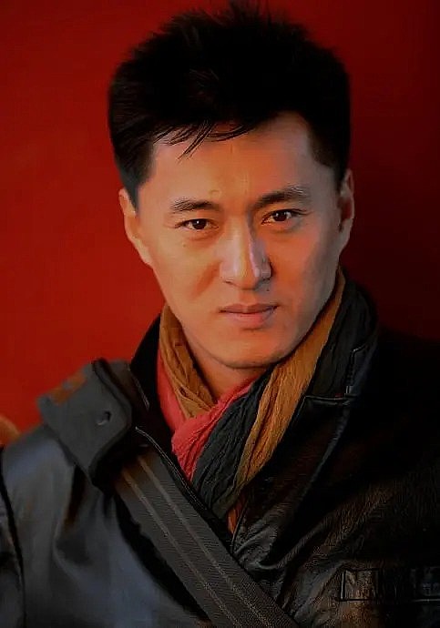 李亚天 Yatian Li照片
