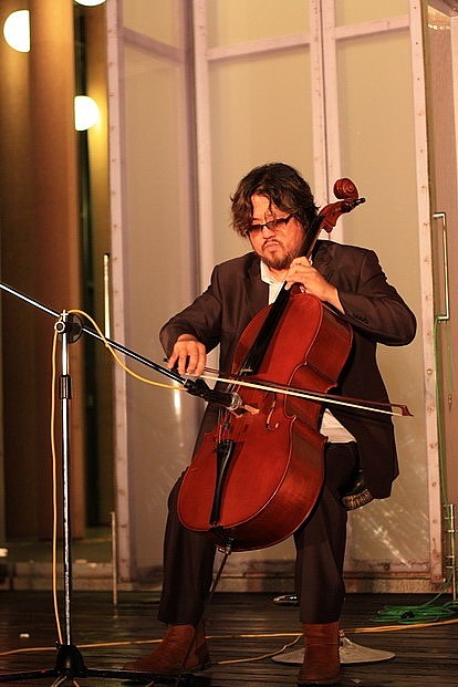 范宗沛 Cello Fan照片