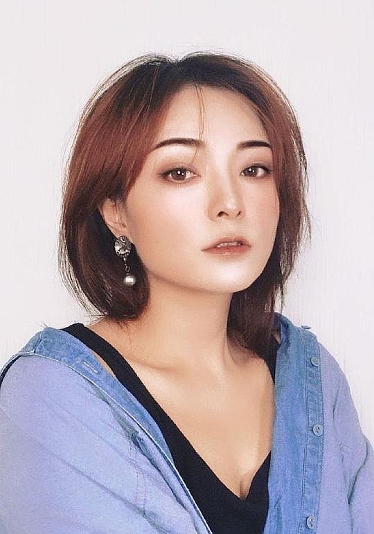 唐笑笑 Xiaoxiao Tang照片