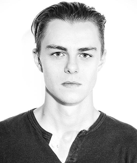 克里斯·加卢斯特 Chris Galust照片