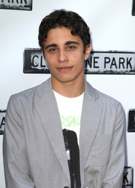 杰克·坎纳瓦尔 Jake Cannavale照片