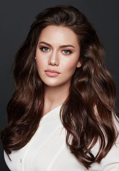 法赫里耶·埃夫坚 Fahriye Evcen Özçivit照片