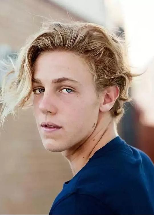 库珀·范格鲁特尔 Cooper van Grootel照片