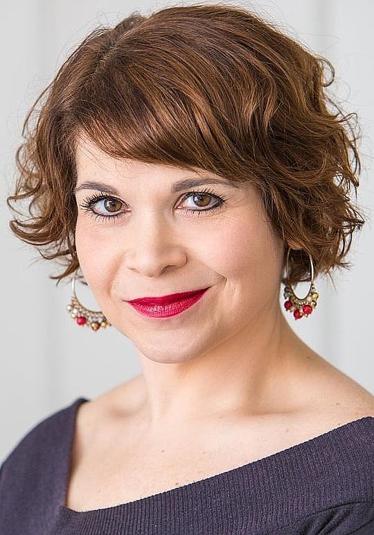 Debbie Chazen照片