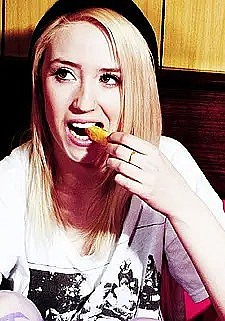 莉莉·拉芙莱斯 Lily Loveless照片