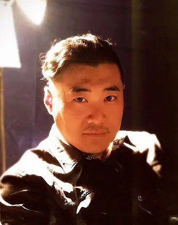 李伟 Wei Li照片
