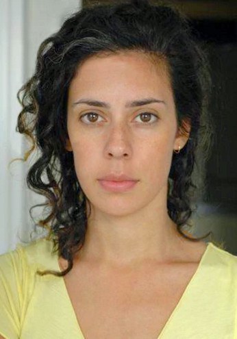 罗伯塔·科林德雷斯 Roberta Colindrez照片