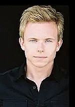 艾德里安·佩特里 Adrian Petriw照片