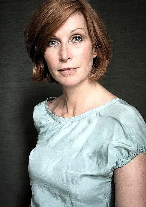 范妮·斯塔夫贾尼克 Franziska Sztavjanik照片