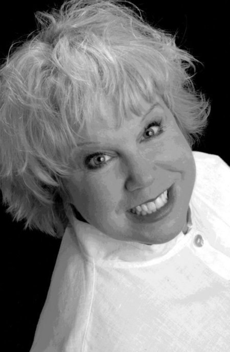 丹妮·狄龙 Denny Dillon照片