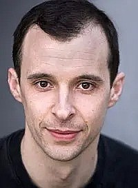 汤姆·沃恩-劳勒 Tom Vaughan-Lawlor照片