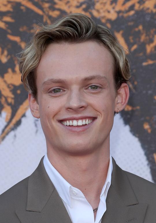 安森·布恩 Anson Boon照片