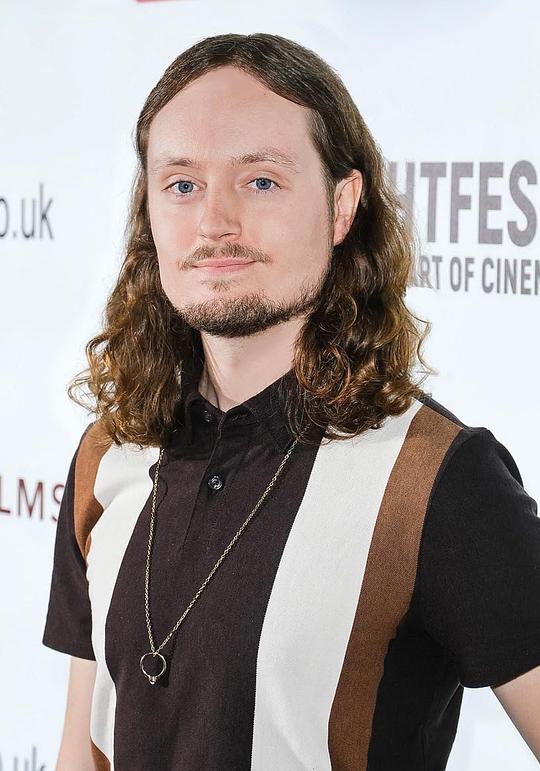 卡森·布伦奎斯特 Carson Bloomquist照片