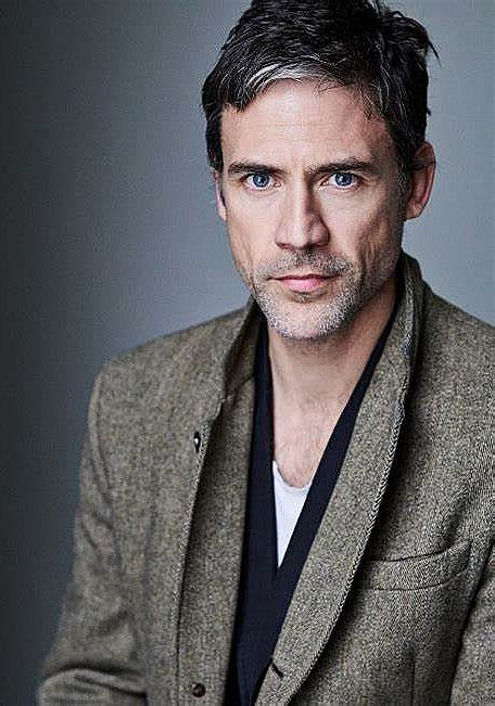 亚当·雷纳 Adam Rayner照片