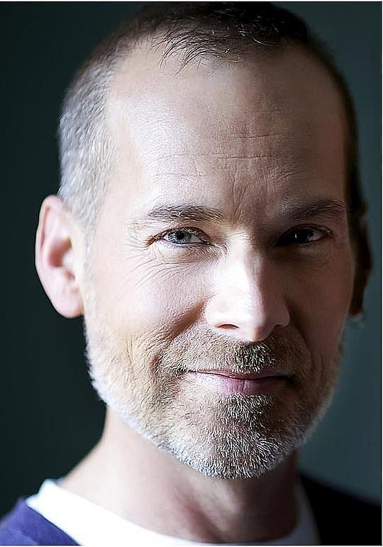 劳瑞·林德 Laurie Lynd照片