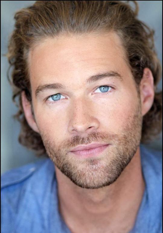 保罗·哈帕尼米 Paul Haapaniemi照片