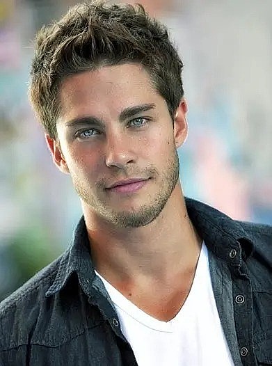 迪恩·盖耶 Dean Geyer照片