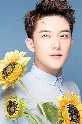 芮伟航 Weihang Rui照片