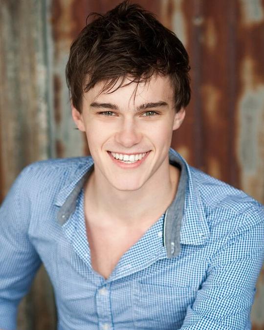 米切尔·霍普 Mitchell Hope照片