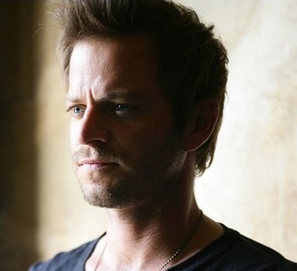 卡迈因·吉欧凡纳佐 Carmine Giovinazzo照片