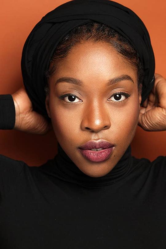 罗恩·阿德科鲁埃 Ronke Adekoluejo照片