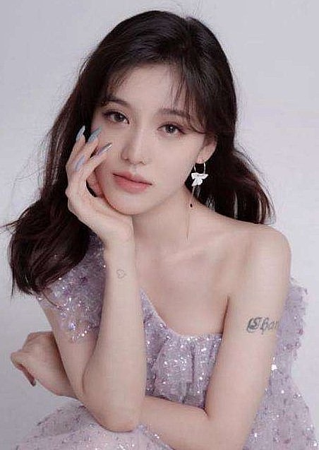 陆翊 Yi Lu照片