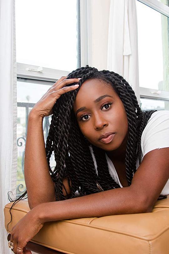 莎莎·康普 Sasha Compère照片