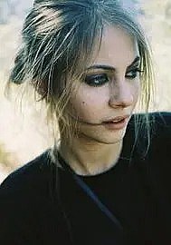 薇拉·贺兰德 Willa Holland照片