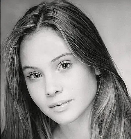 丽亚·派普斯 Leah Pipes照片
