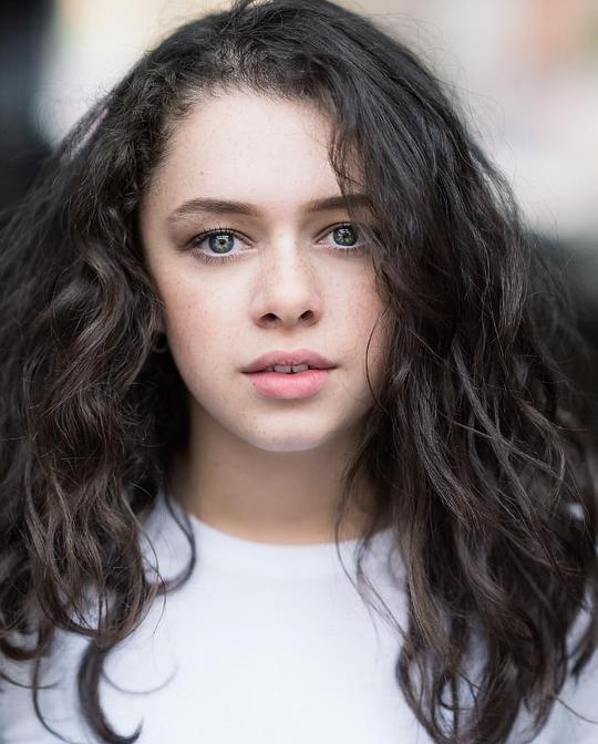 艾西斯·海恩斯沃斯 Isis Hainsworth照片