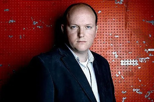 迈克·巴特利 Mike Bartlett照片