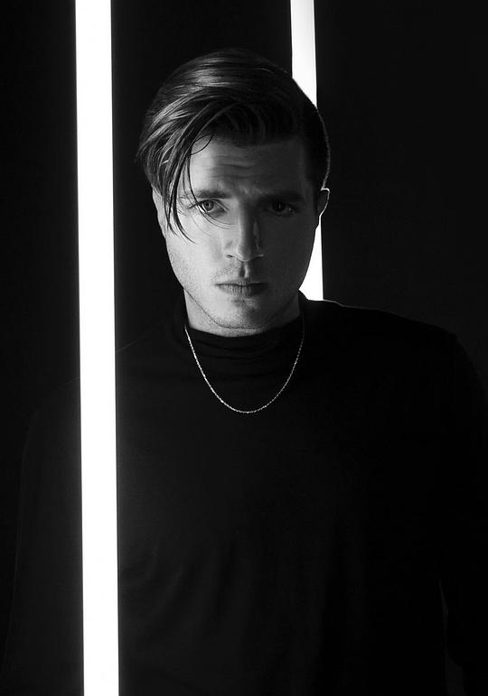 迪伦·弗拉施纳 Dylan Flashner照片