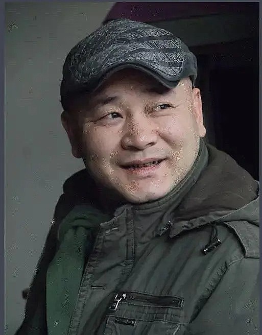 盛石头 Shitou Sheng照片