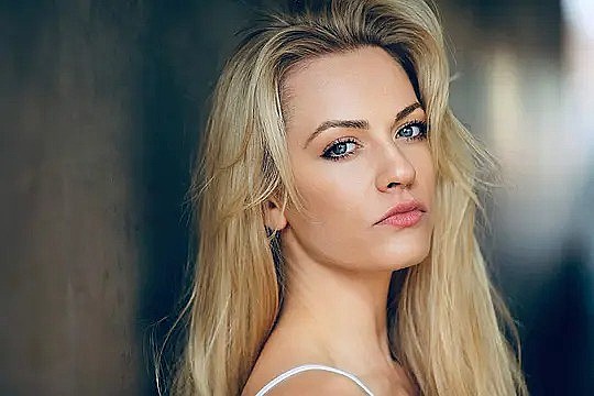 路茜·马丁 Lucy Martin照片