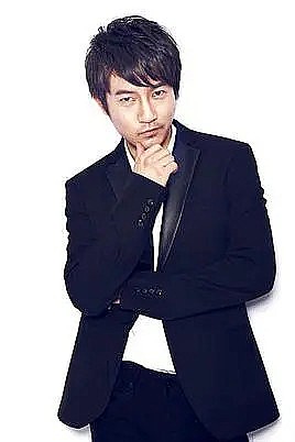 韩含 Han Han照片