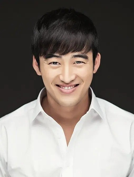 郑成允 Sung-yoon Jung照片