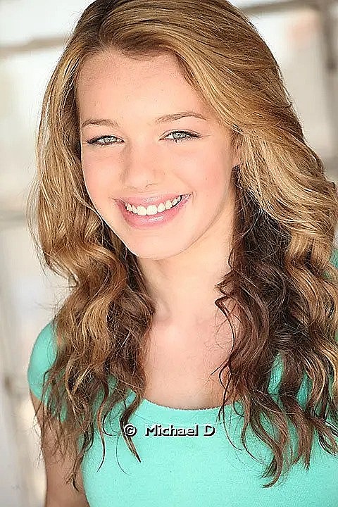 赛迪·卡尔瓦诺 Sadie Calvano照片