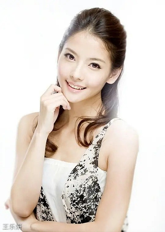 王乐妍 Chloe Wang照片